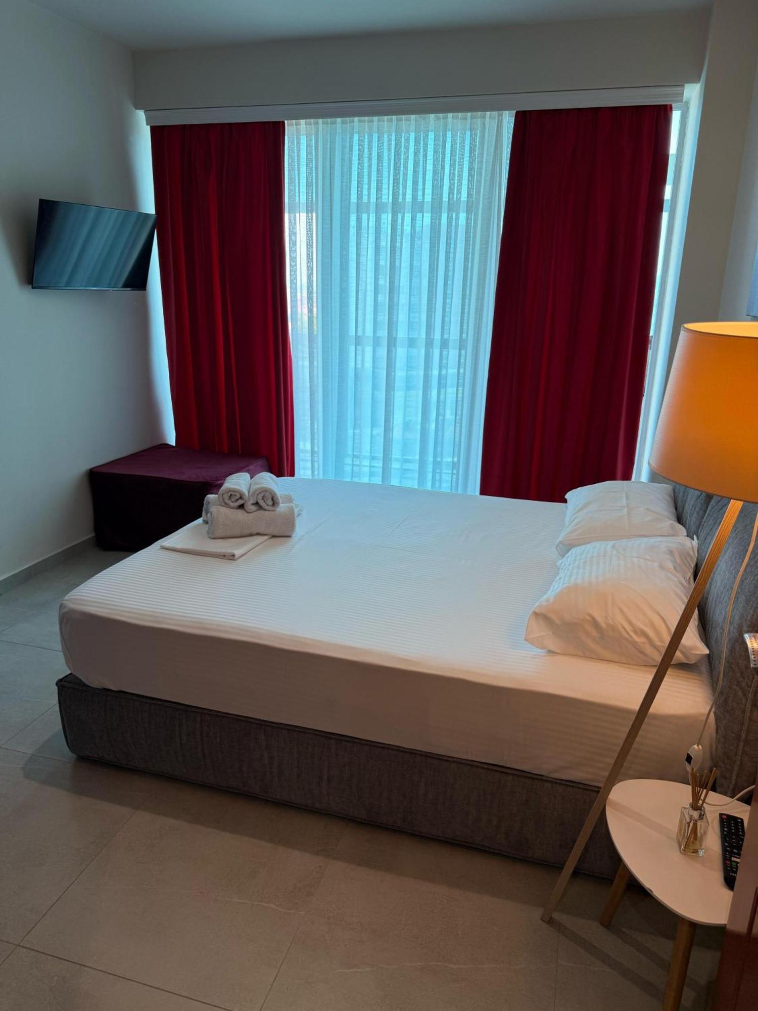 Stay-five & * Shkoder